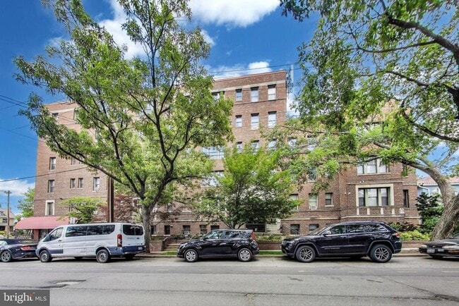 Building Photo - 1365 Kennedy St NW