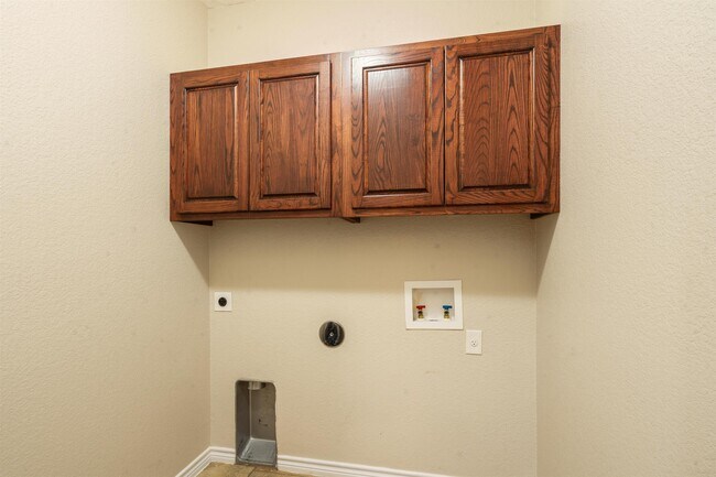 Building Photo - 104 Running Bear Trail