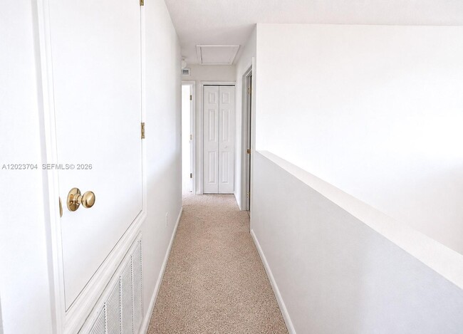 Building Photo - 6136 NW Gaylord Terrace