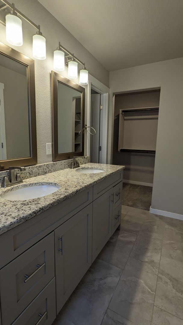 Building Photo - 4948 Wolf Moon Dr