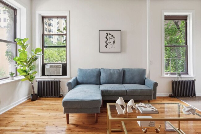 Building Photo - 300 E 69th St