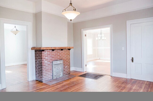Building Photo - COMING SOON: 129 N 4th St - 4bd and 2ba