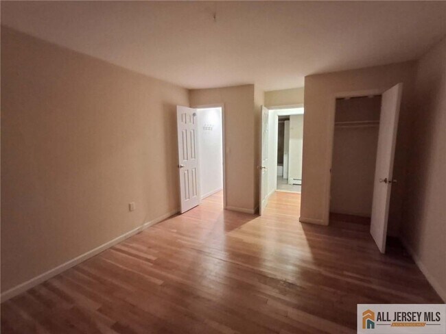 Building Photo - 363 Cranbury Rd