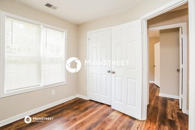 Building Photo - 3 Bedroom Pet-Friendly Home in CARTERSVILL...