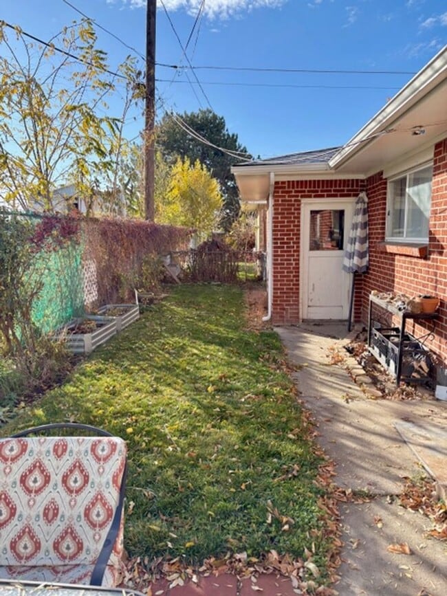 Building Photo - Charming Brick Duplex in Quiet Boise Neigh...