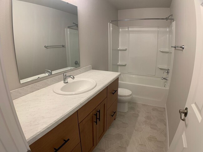 Building Photo - Valley View Townhomes