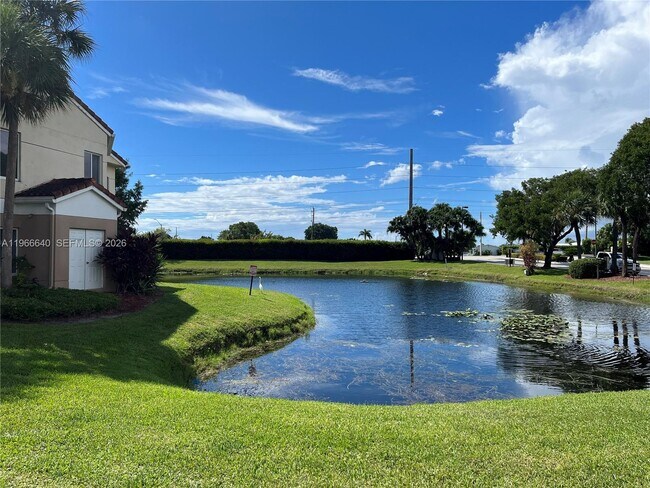 Building Photo - 815 Boynton Beach Blvd