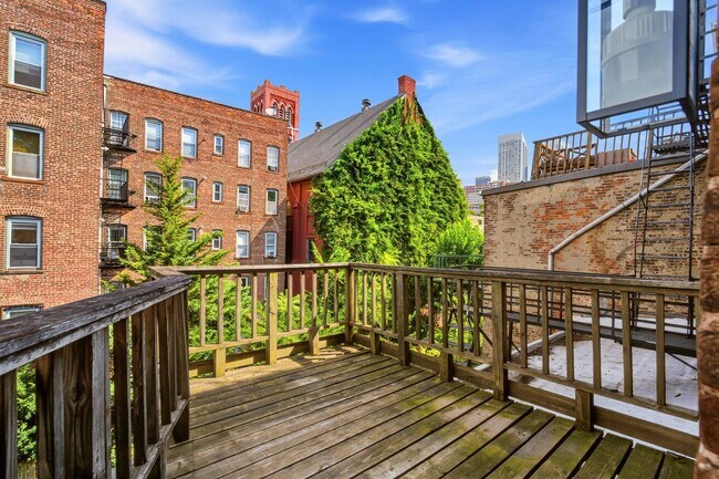 Building Photo - 98 Mercer St