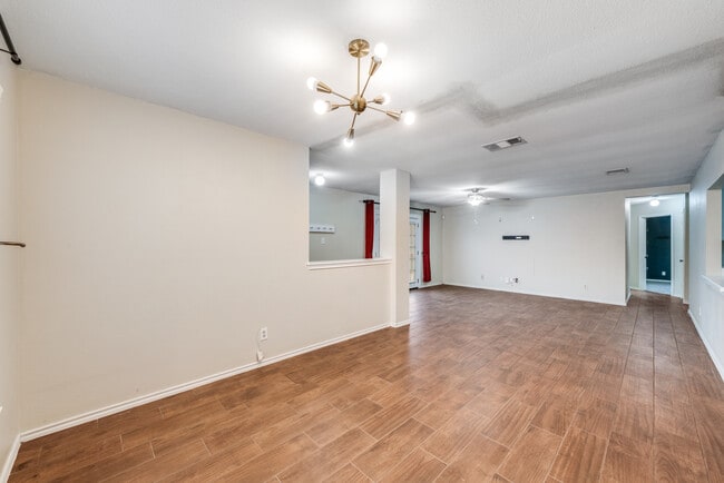 Building Photo - 6858 Celes Meadow Dr