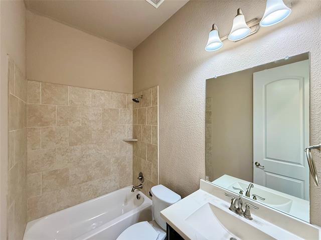 Building Photo - 1805 Ryedale Dr