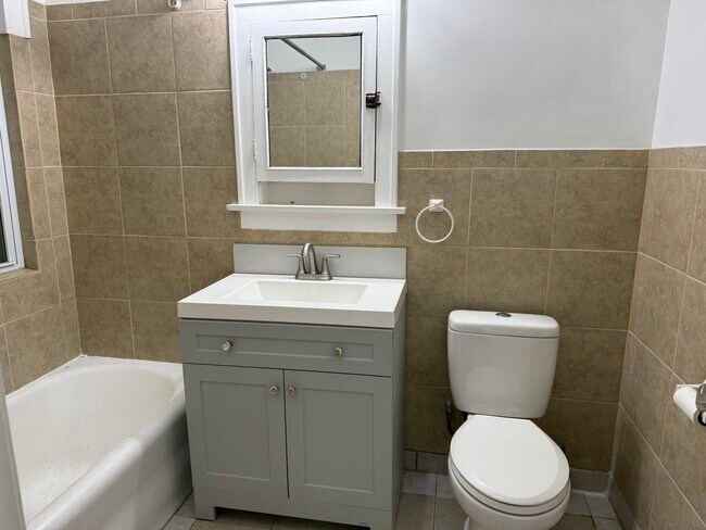 Building Photo - 2602 W 47th St