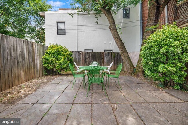 Building Photo - 1205 4th St NW