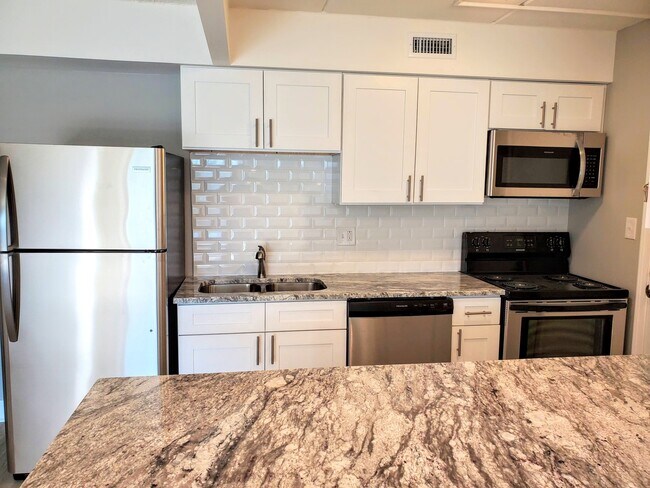 Building Photo - 8141 W 84th Pl