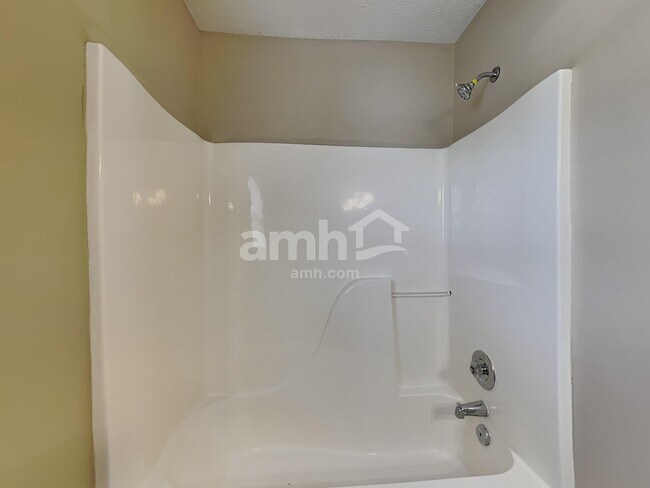 Building Photo - 405 Ivy Crest Dr