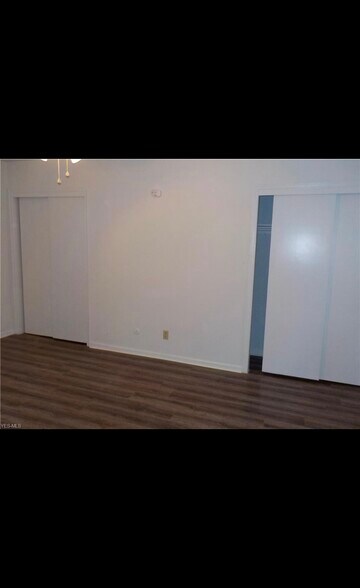 Building Photo - 1205 1/2 Pershing Rd