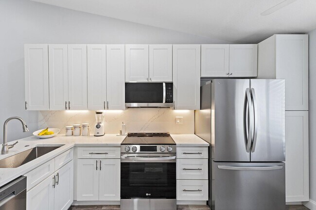 Building Photo - 128 Moccasin Trail S