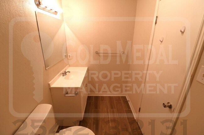 Building Photo - 503 Longhorn Cir