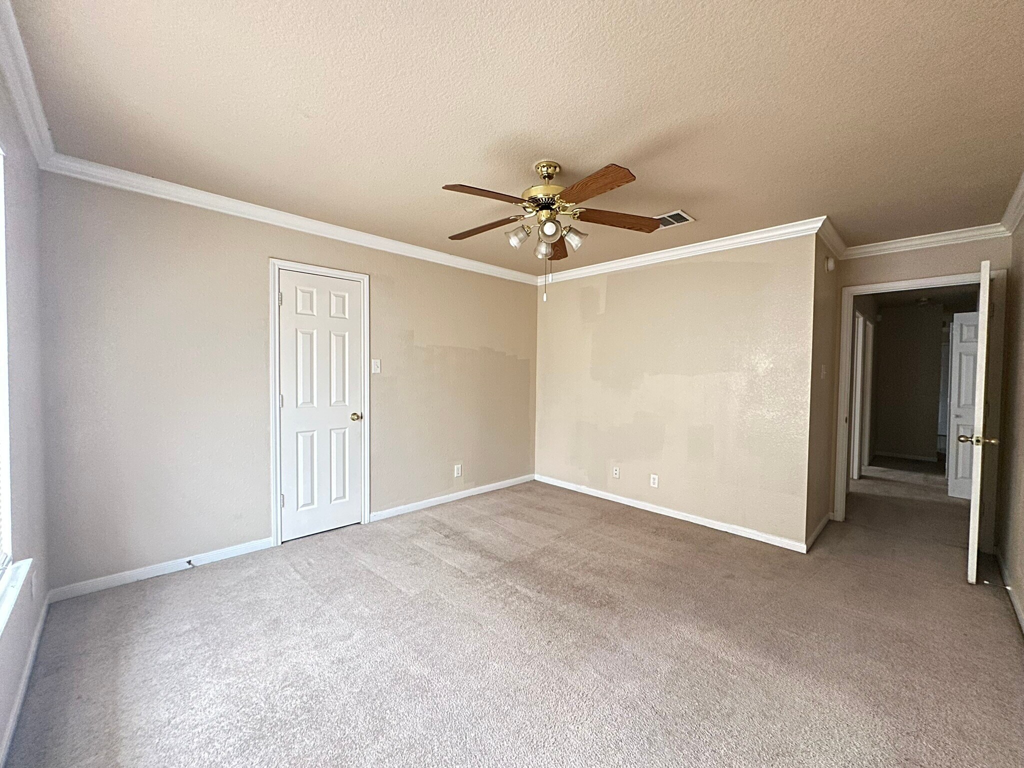 Building Photo - 1412 Van Zanten Ct