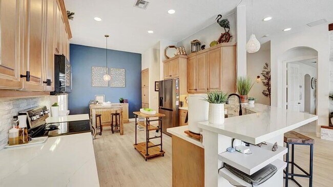 Building Photo - 8163 Alberti Dr
