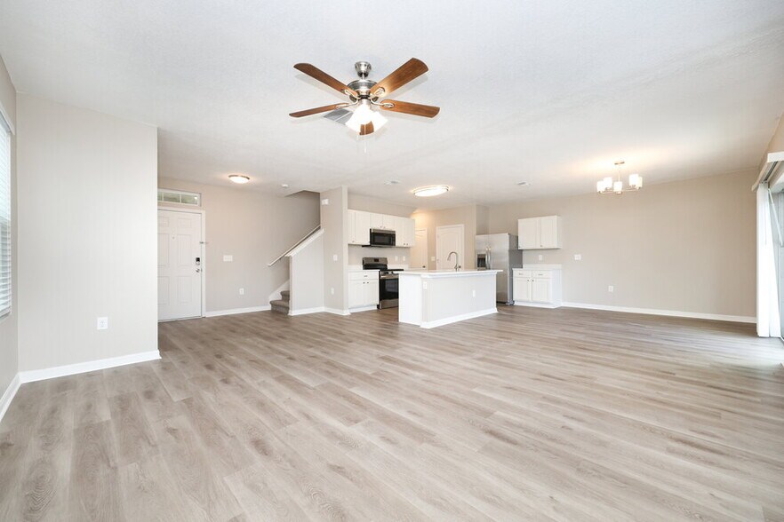 Building Photo - 10430 Whispering Hammock Dr