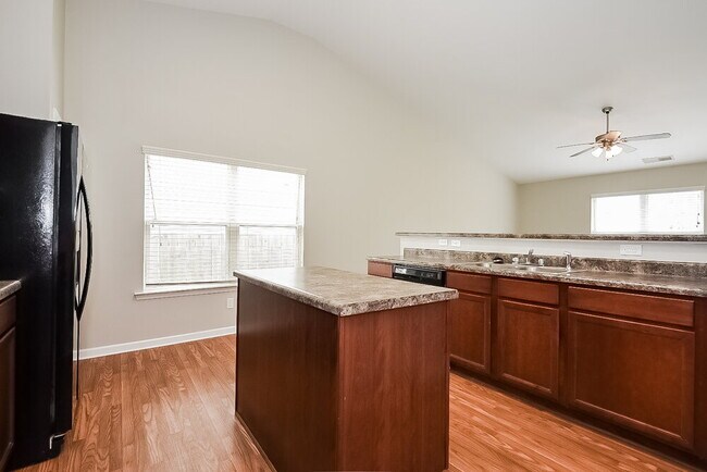 Building Photo - 138 Hill Side Way