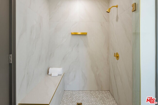 Building Photo - 118 Orlando Ave