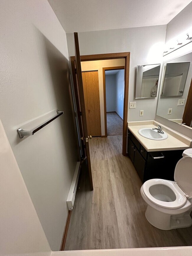 Building Photo - 1/2 OFF FIRST MONTHS RENT SPECIAL!