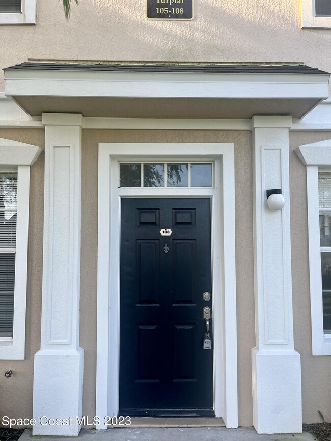 Primary Photo - 110 Turpial Way