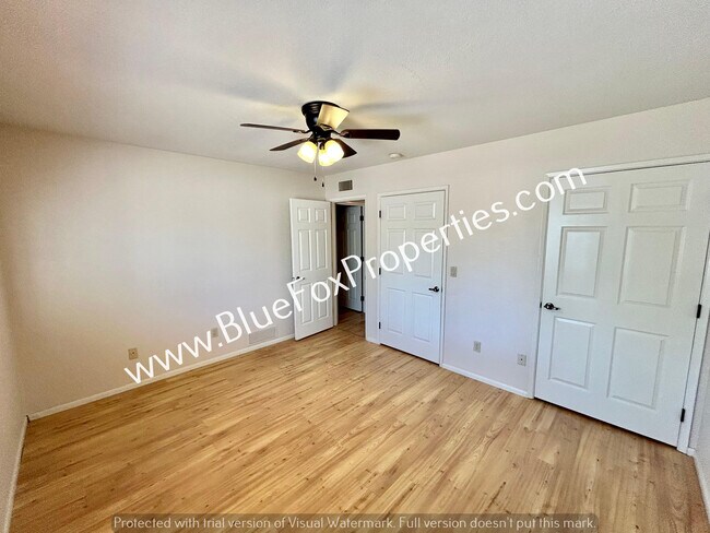 Building Photo - 4340 E Cerrada Del Charro