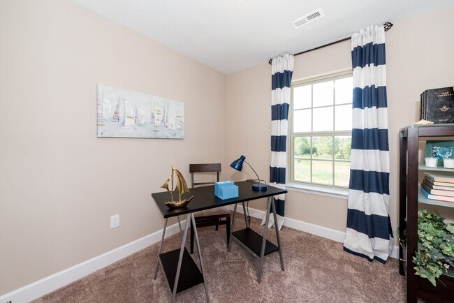 Building Photo - Luxury Townhome with a Garage!