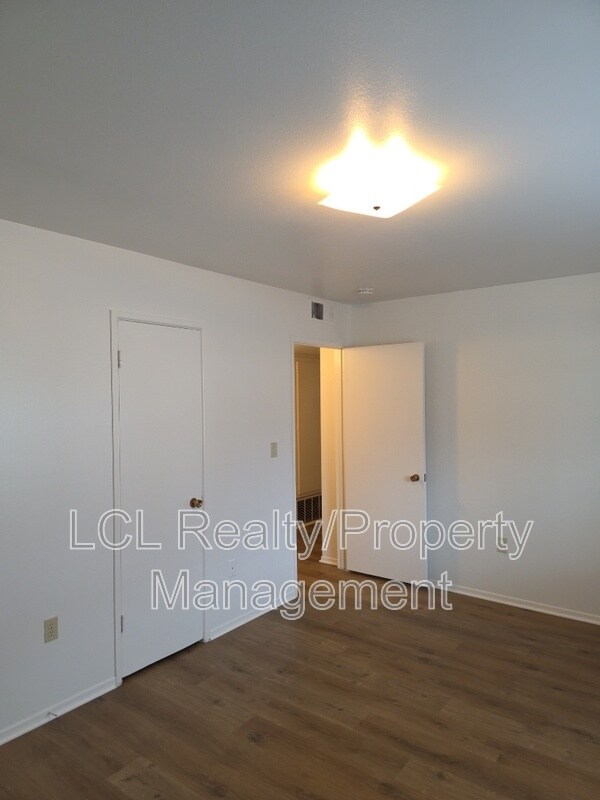 Building Photo - 26201 Fountain Bleu Dr