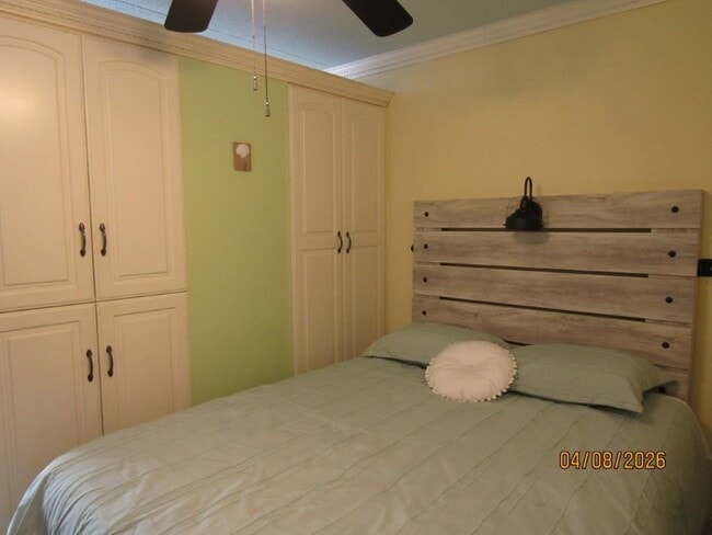 Building Photo - 2204 Perrin Dr