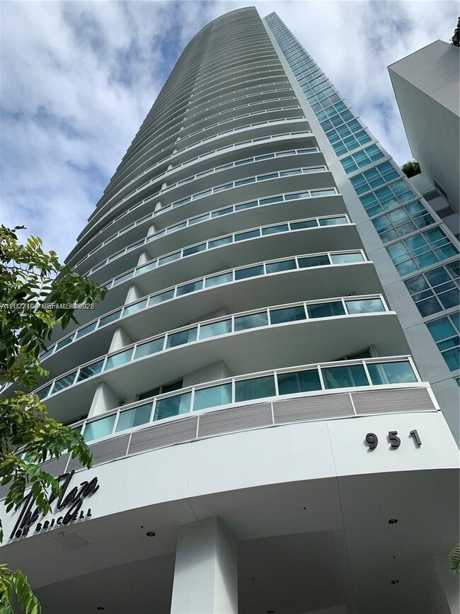 Building Photo - 951 Brickell Ave