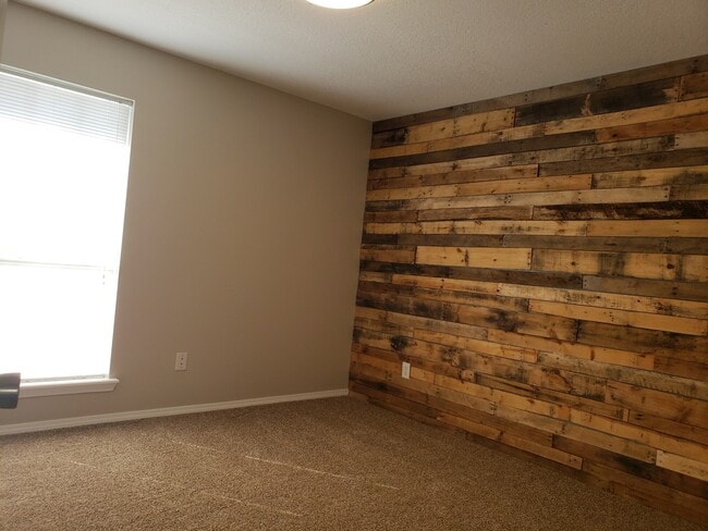 Building Photo - Nice 3 bedroom 2 bath in Farmington