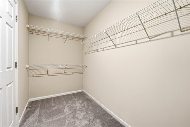 Building Photo - 5670 Winter Bluff Way NE