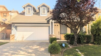 Building Photo - Beautiful Executive Rental in West Sacramento!
