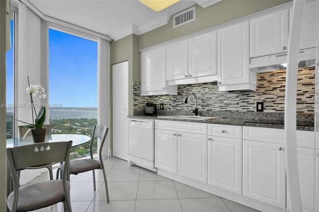 Building Photo - 4779 Collins Ave