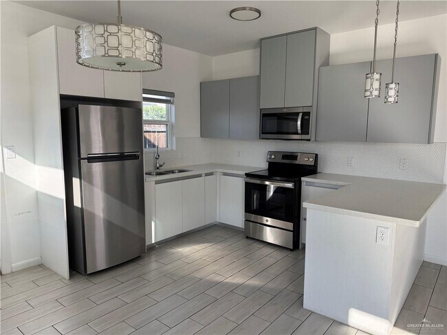 Building Photo - 22 S Sports Dr