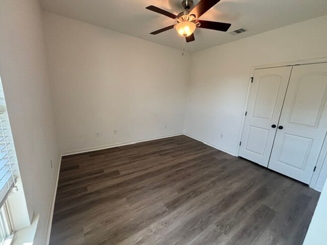 Building Photo - 18328 Crows Nest Dr