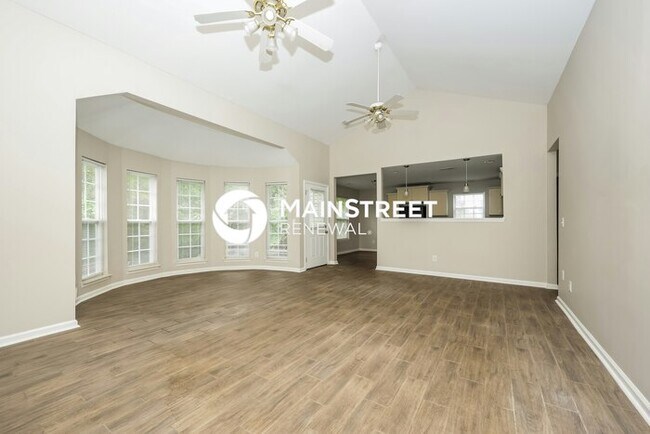 Building Photo - 3 Bedroom Pet-Friendly Home in MOUNT JULIET, TN with Main Street Renewal