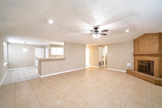 Building Photo - 1815 Ripple Creek Dr