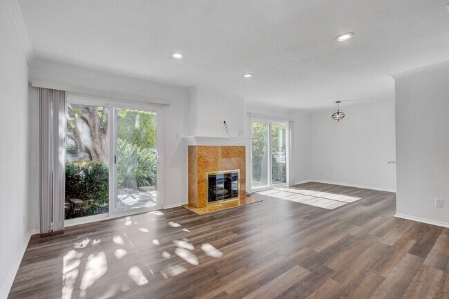 Family Room - Access to Outdoor Patio - 1214 S Alma St