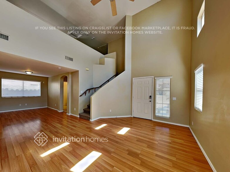 Building Photo - 7106 N 77th Dr