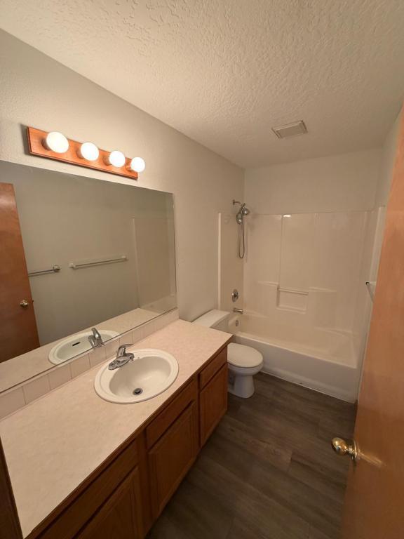 Building Photo - 14186 N Lauren Lp