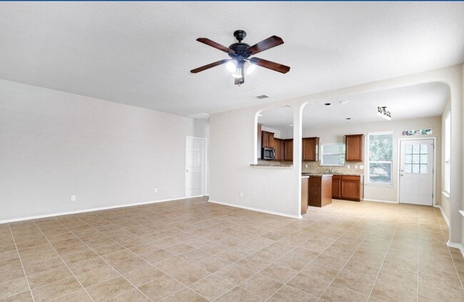 Building Photo - $1000 Off February's Rent! - IMMACULATE Well-Maintained 3bd/2ba/2gar In Alamo Ranch!