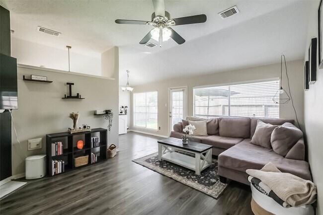 Building Photo - 4311 Duesenberg Ct