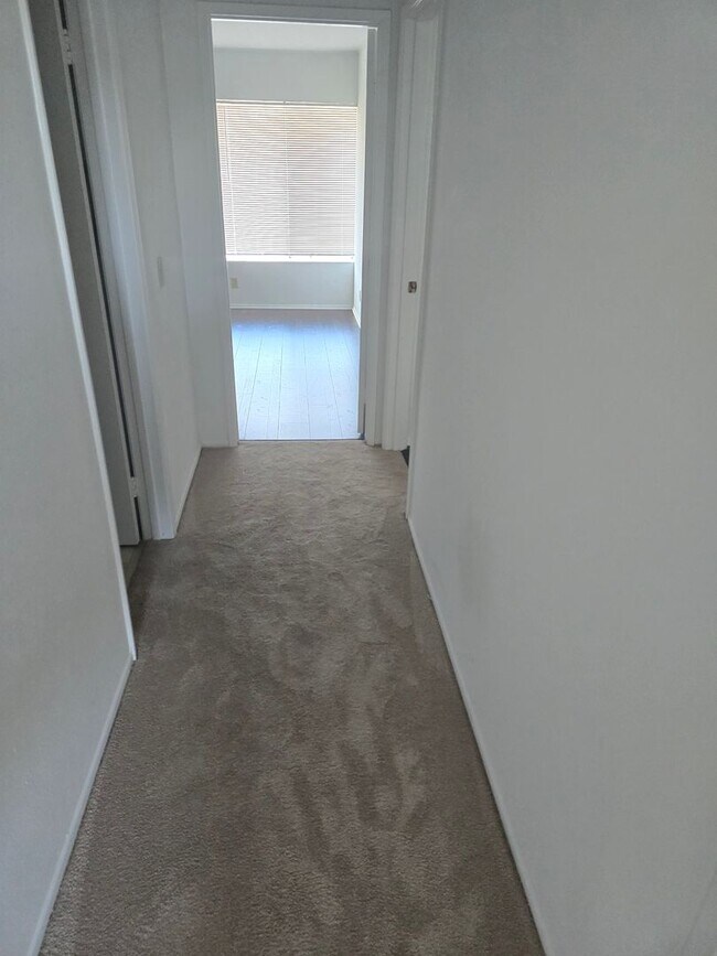 Building Photo - BEAUTIFUL 4 BEDROOM 3 BATH HOUSE. MOVE IN ...