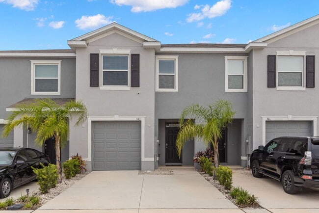 Primary Photo - LIKE NEW Townhome For Rent in Mangrove Point!