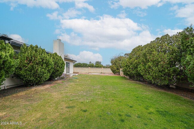 Building Photo - 11207 S Iroquois Dr