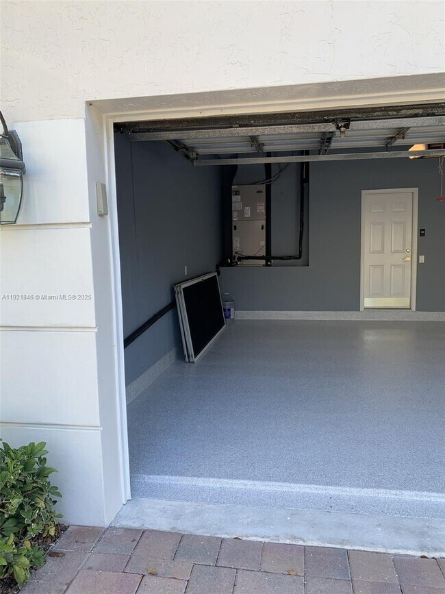 Building Photo - 2518 Bay Pointe Ct